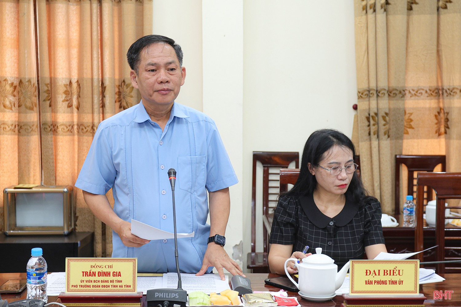 Phó Trưởng đoàn phụ trách Đoàn ĐBQH tỉnh Trần Đình Gia báo cáo các nội dung công việc đã triển khai. bqbht_br_aimg-0450.jpg