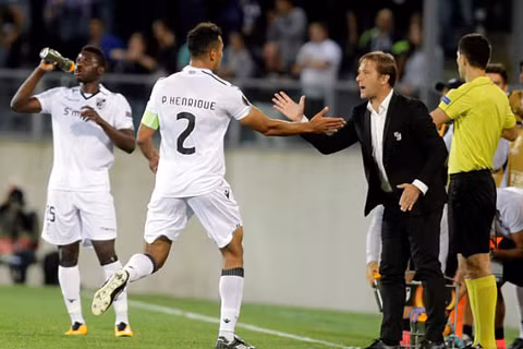 hi huu doi bong du cup chau au nhung khong co cau thu chau au trong doi hinh