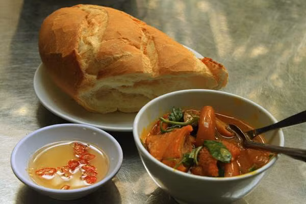 diem danh nhung thu phu banh mi ngon nuc tieng nuoc viet