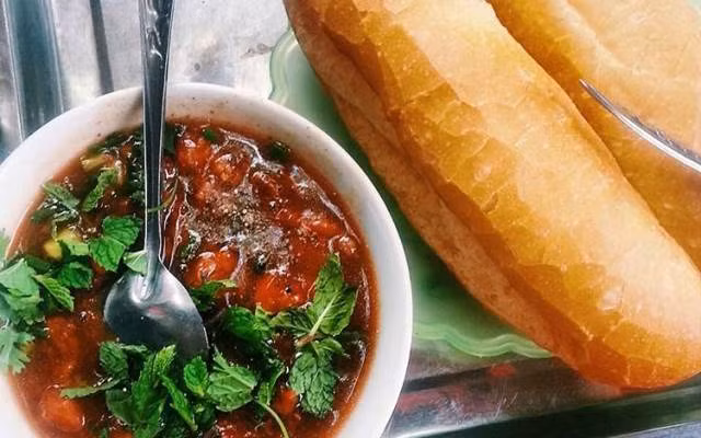 diem danh nhung thu phu banh mi ngon nuc tieng nuoc viet