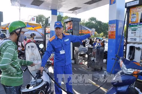 petrolimex se thay the hoan toan xang ron 92 bang xang e5