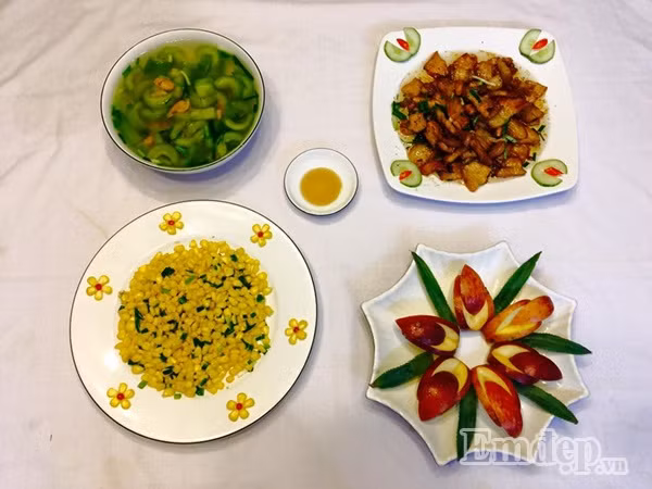 thuc don 4 mon chi 30 phut cho giua tuan ban ron