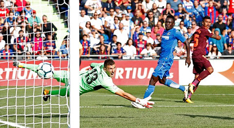 paulinho giup barca nguoc dong thang nhoc getafe