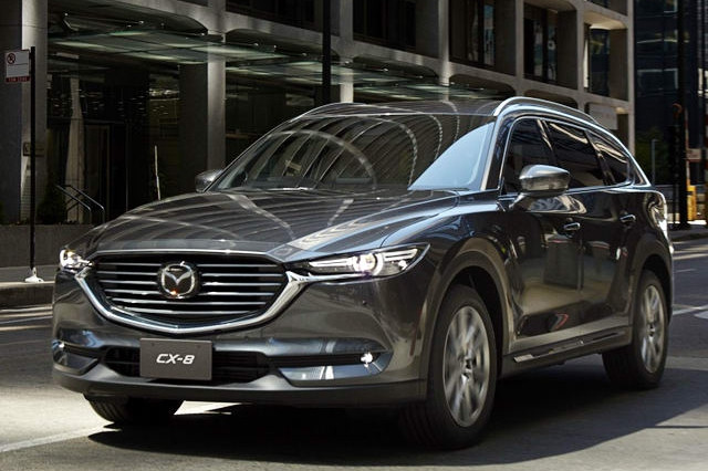 xe 7 cho mazda cx 8 co gia 660 trieu dong