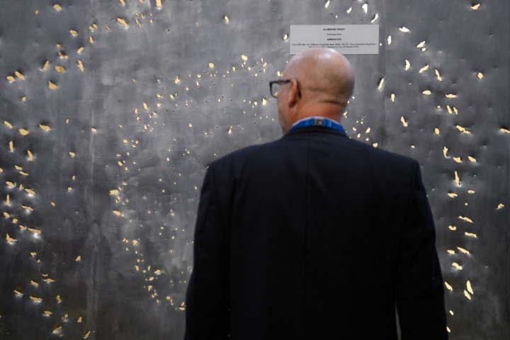 photo dan vu khi toi tan nhat tai trien lam quan su tam co the gioi