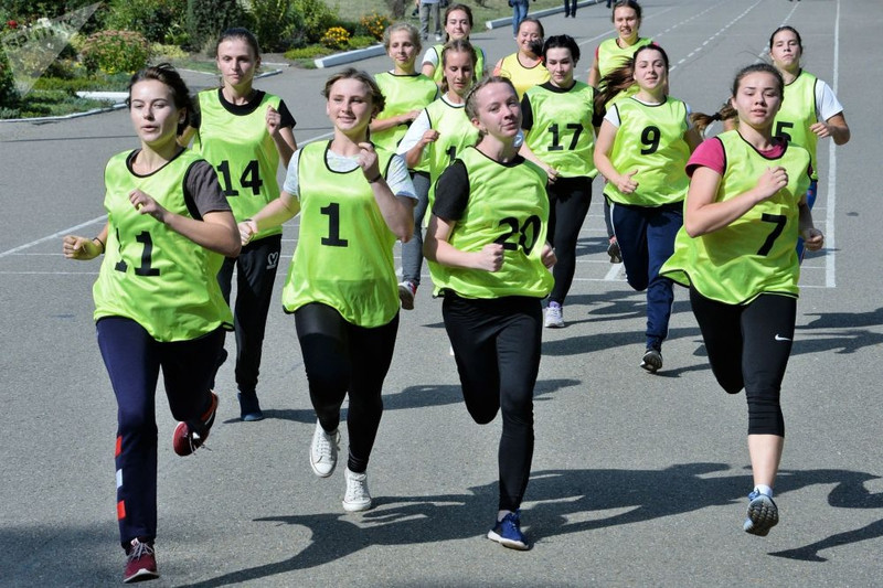 photo gay can thi tuyen nu phi cong quan su o nga