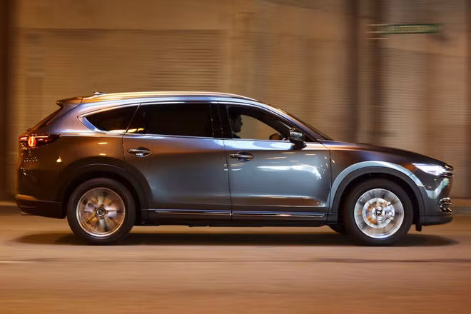 xe 7 cho mazda cx 8 co gia 660 trieu dong