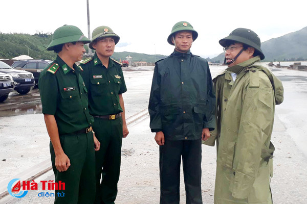 lanh dao ha tinh kiem tra cong tac phong chong con bao so 10