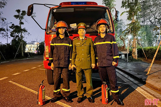 "Canh" lửa cho mọi nhà an vui