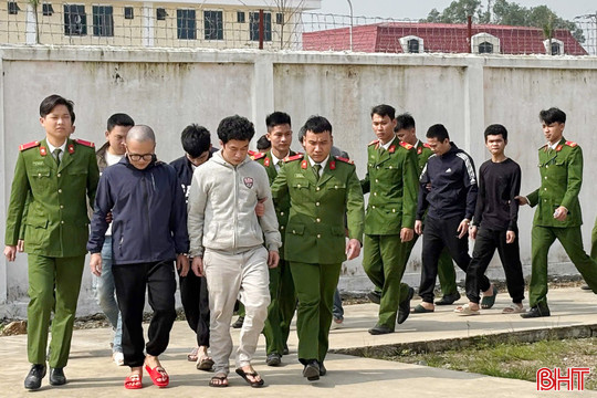 Triệt xóa đường dây lừa đảo công nghệ cao xuyên quốc gia, bắt 22 đối tượng