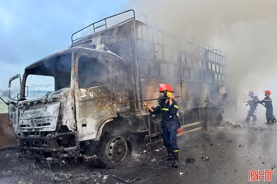 Cháy xe trên cao tốc và cẩm nang ứng phó cho tài xế