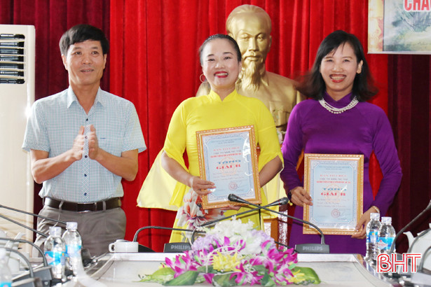 Trao giải cuộc thi sáng tác thơ về thiên nhiên, con người Nghi Xuân