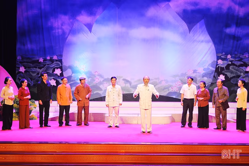 Xúc động chương trình ca kịch “Lời Bác dặn trước lúc đi xa”