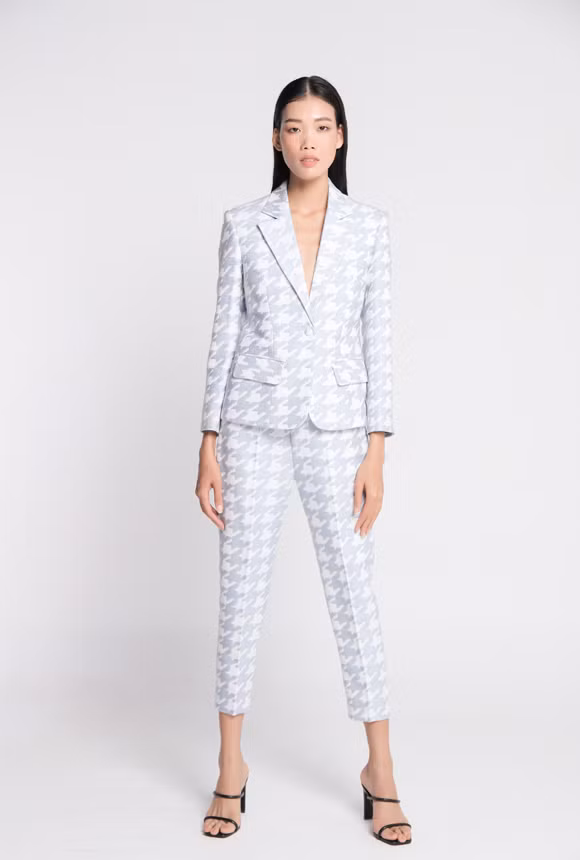 Áo choàng màu trung tính đón thu