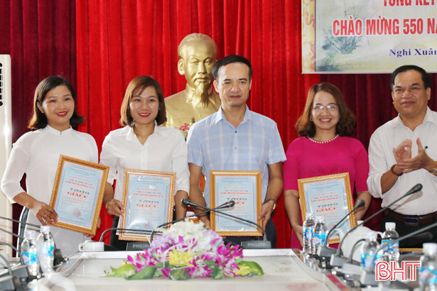 Trao giải cuộc thi sáng tác thơ về thiên nhiên, con người Nghi Xuân