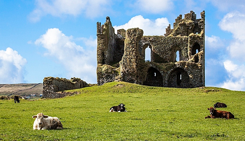 Những lâu đài hàng trăm năm tuổi bị bỏ hoang trên thế giới