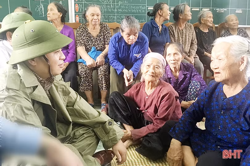 Chủ tịch UBND tỉnh Hà Tĩnh Trần Tiến Hưng kiểm tra công tác ứng phó bão số 4 tại các địa phương