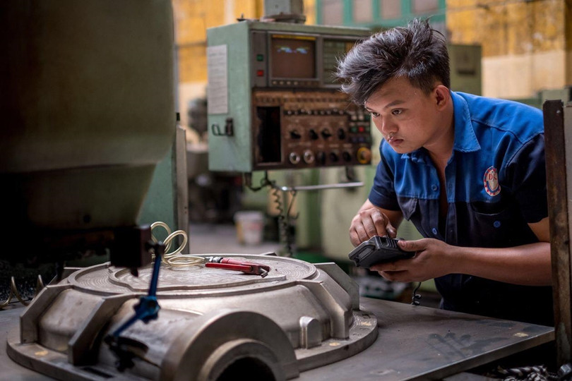 Việt Nam rơi vào tình trạng thiếu hụt lao động. Ảnh: Wall Street Journal. Việt Nam có thành công xưởng thế giới thay Trung Quốc?