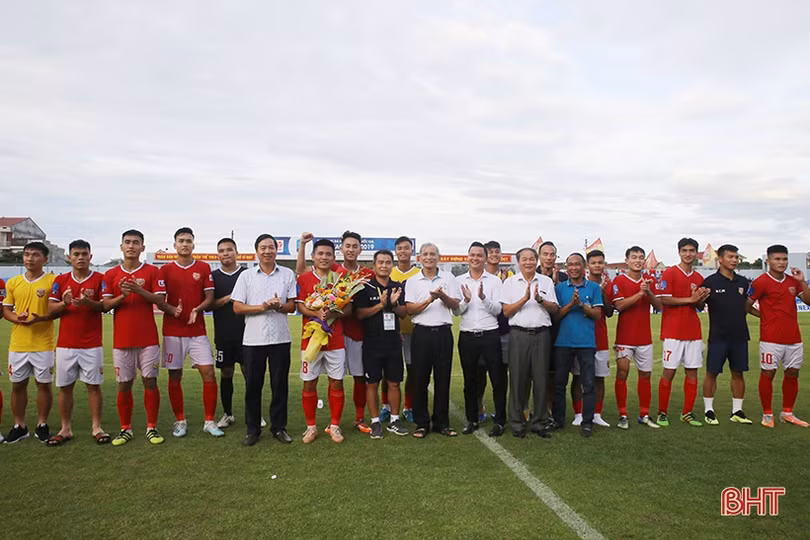 Những khoảnh khắc ấn tượng trận cầu “lên ngôi” của Hồng Lĩnh Hà Tĩnh