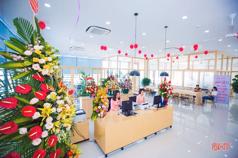 AIA Việt Nam mở thêm 2 văn phòng kiểu mẫu thế hệ mới tại Hà Tĩnh