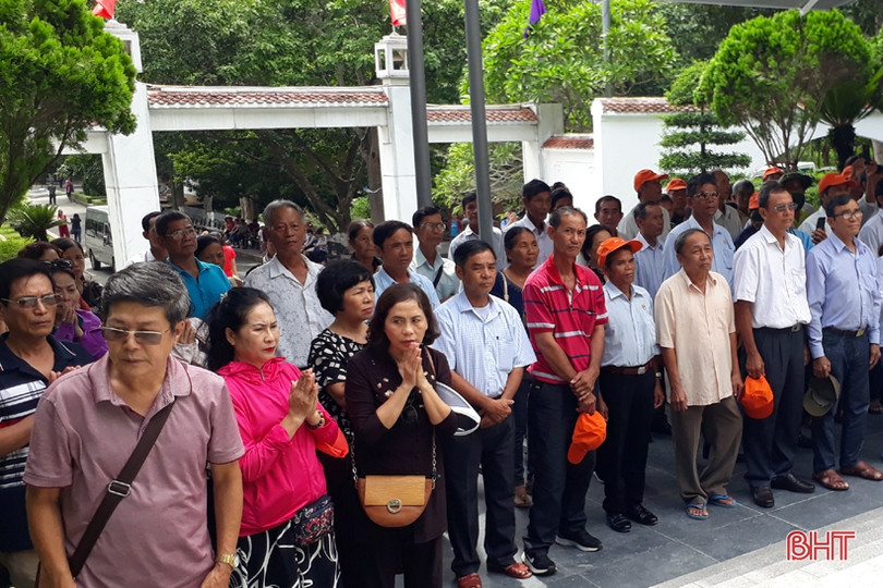 Du lịch Hà Tĩnh vẫn “hút” khách dù thời tiết bất thuận