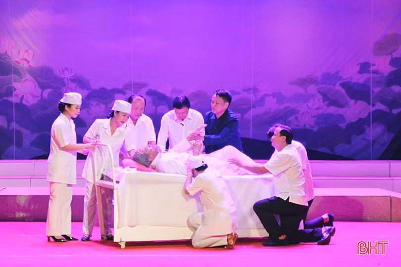Xúc động chương trình ca kịch “Lời Bác dặn trước lúc đi xa”