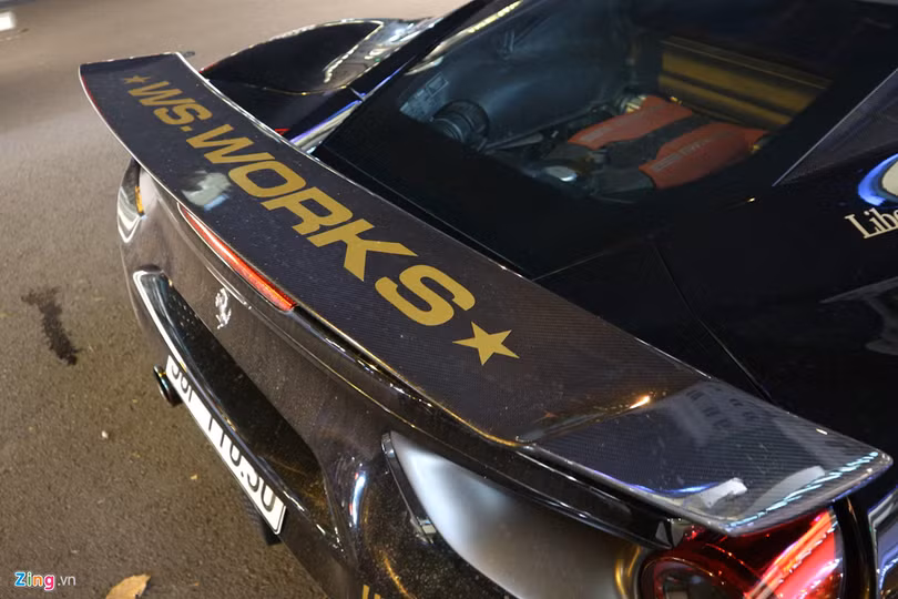 Cận cảnh siêu xe Ferrari 488 GTB độ Liberty Walk độc nhất Việt Nam