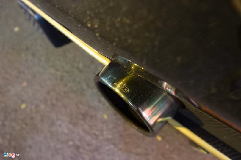 Cận cảnh siêu xe Ferrari 488 GTB độ Liberty Walk độc nhất Việt Nam