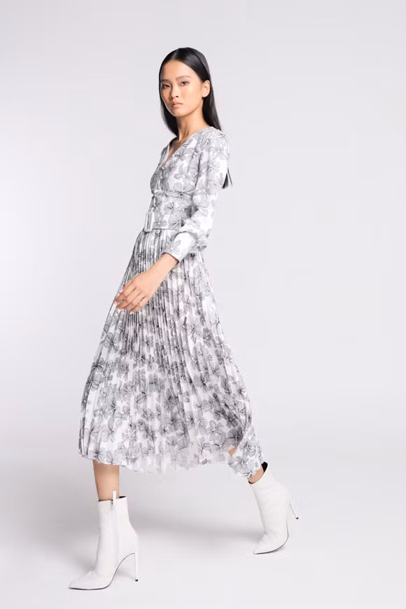 Áo choàng màu trung tính đón thu