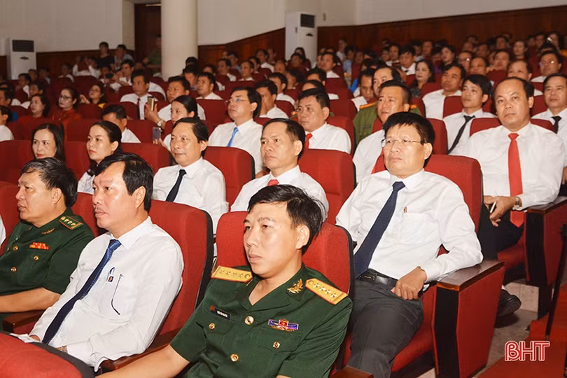 Xúc động chương trình ca kịch “Lời Bác dặn trước lúc đi xa”