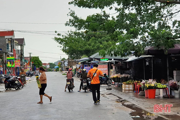 Nhịp sống vùng “tâm bão” Hà Tĩnh trở lại bình thường