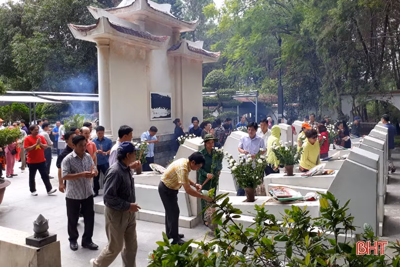 Du lịch Hà Tĩnh vẫn “hút” khách dù thời tiết bất thuận