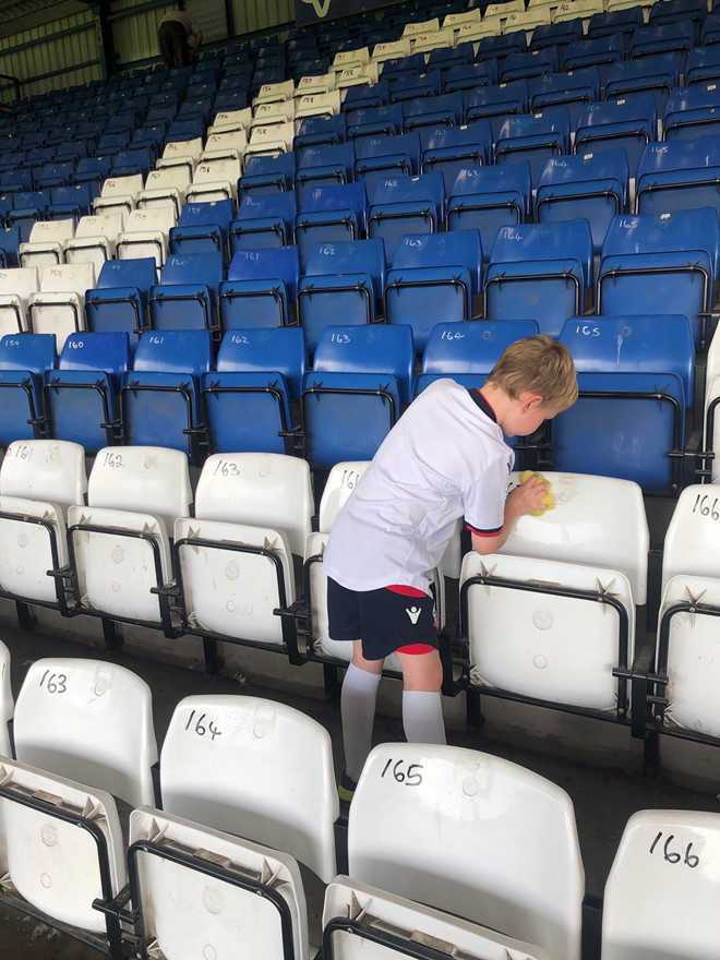 Sau 134 năm và 4.852 trận đấu, CLB lâu đời nước Anh Bury FC ngừng hoạt động