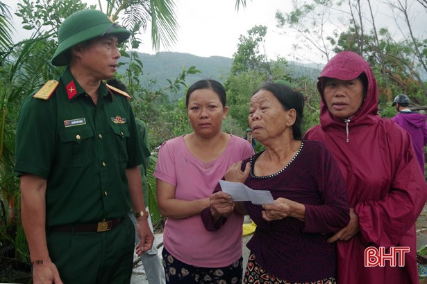 LLVT Hà Tĩnh huy động gần 150 CBCS giúp dân khắc phục hậu quả lốc xoáy