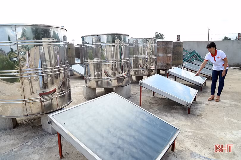 Về Hà Tĩnh, xem nông dân “hi-tech” làm kinh tế