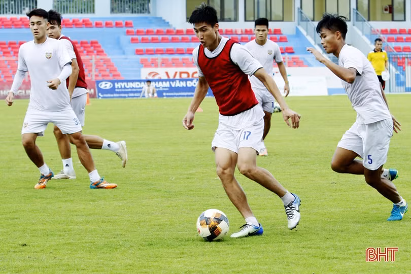 Hồng Lĩnh Hà Tĩnh quyết đánh bại Fico Tây Ninh để lên V.League trước 2 vòng đấu