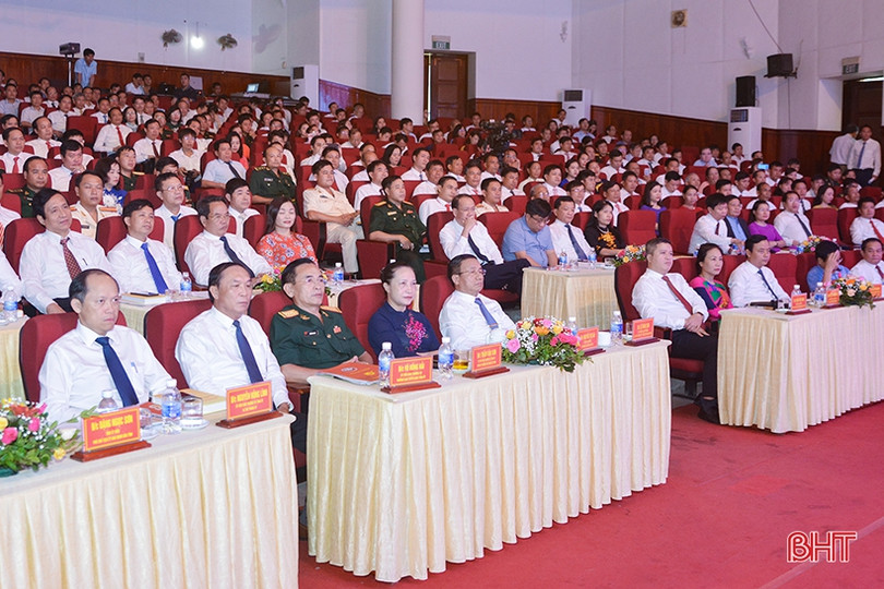 Hà Tĩnh sơ kết 3 năm thực hiện Chỉ thị 05-CT/TW và vinh danh điển hình học tập và làm theo Bác