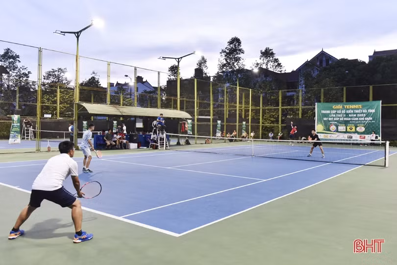 Trao giải Tennis tranh Cúp Xổ số kiến thiết Hà Tĩnh 