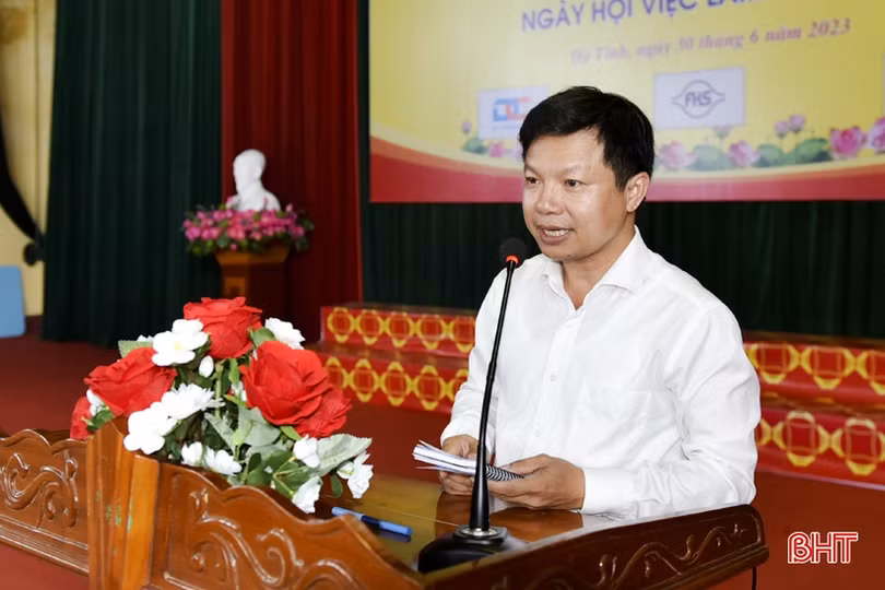 Cao đẳng Kỹ thuật Việt - Đức Hà Tĩnh trao bằng tốt nghiệp cho 1.466 HSSV