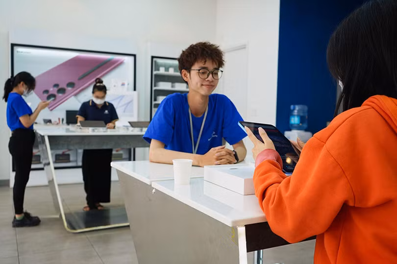 Trải nghiệm không gian mua sắm chuẩn Apple tại đại lý ủy quyền