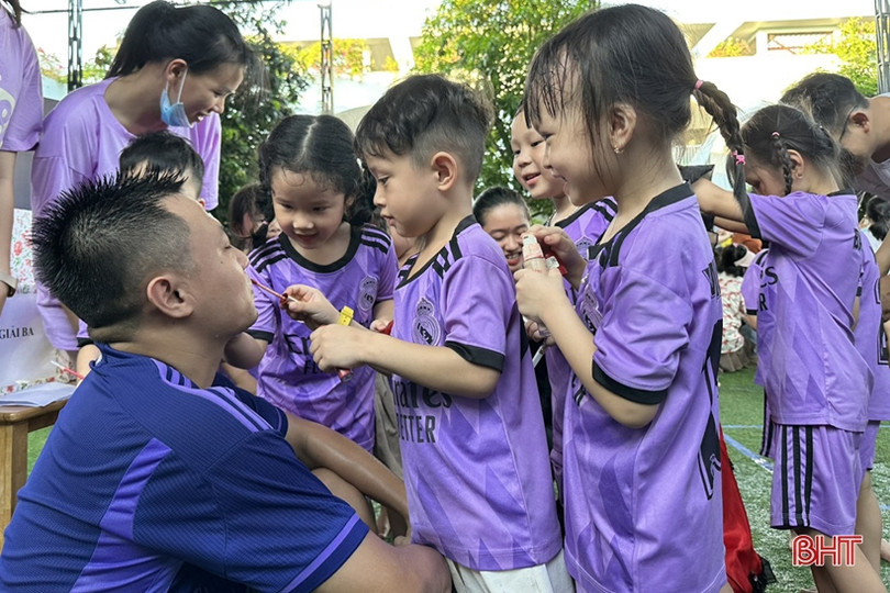 Phụ huynh, học sinh Trường Mầm non Trung Kiên vui ngày hội gia đình