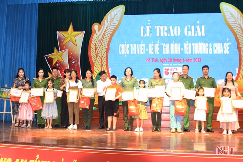 Tuyên dương gia đình công an hạnh phúc, tiêu biểu năm 2023