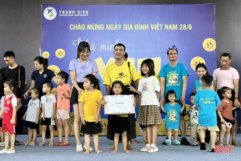 Phụ huynh, học sinh Trường Mầm non Trung Kiên vui ngày hội gia đình