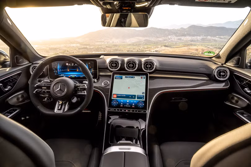 Siêu sedan Mercedes-AMG C 63 S E Performance sắp bán ở Việt Nam