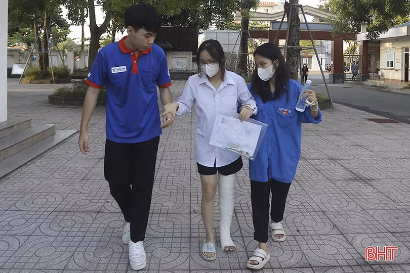 Ngày đầu Kỳ thi tốt nghiệp THPT ở Hà Tĩnh diễn ra nghiêm túc, an toàn