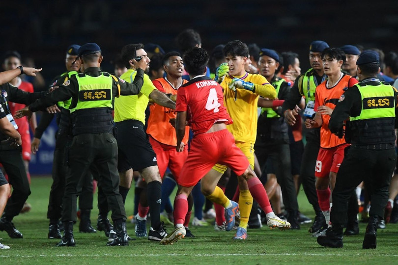 AFC tăng án phạt vụ hỗn chiến chung kết SEA Games 32