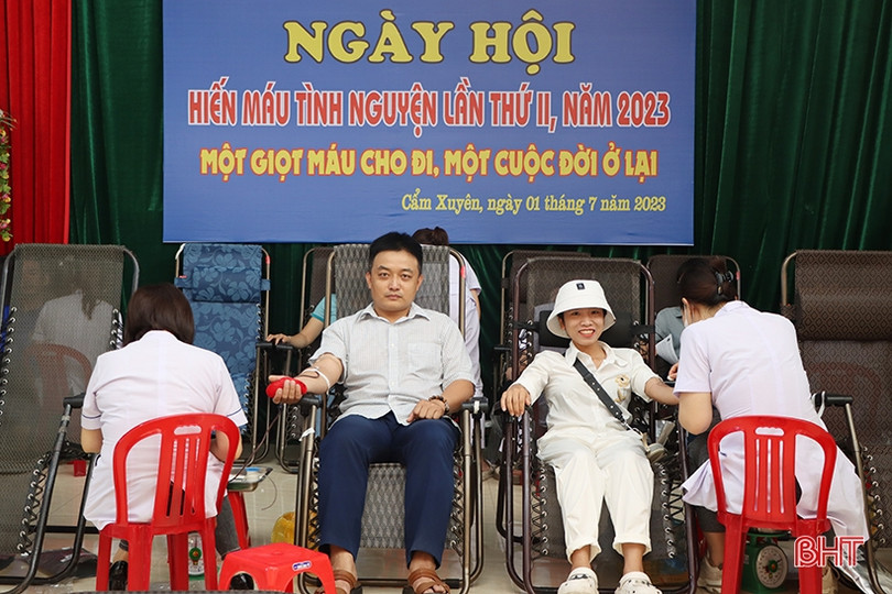 Cẩm Xuyên tiếp nhận 265 đơn vị máu