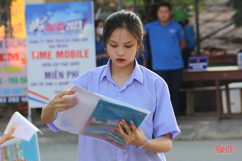 16.884 thí sinh Hà Tĩnh làm bài thi tổ hợp Khoa học tự nhiên và Khoa học xã hội