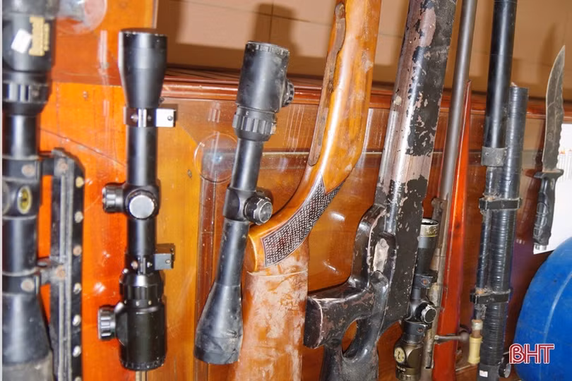 Hà Tĩnh: Bắt đối tượng tàng trữ nhiều vũ khí trái phép, thuốc nổ