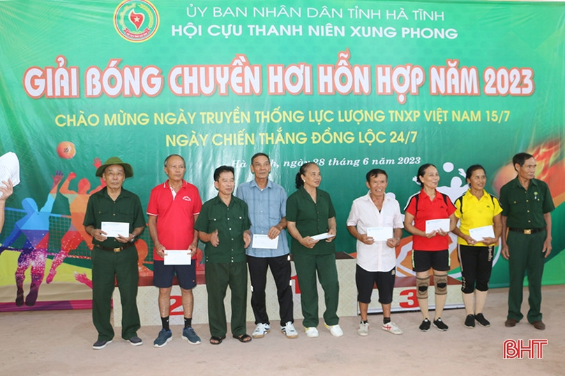 Cẩm Xuyên vô địch Giải Bóng chuyền hơi nam - nữ Hội Cựu TNXP Hà Tĩnh